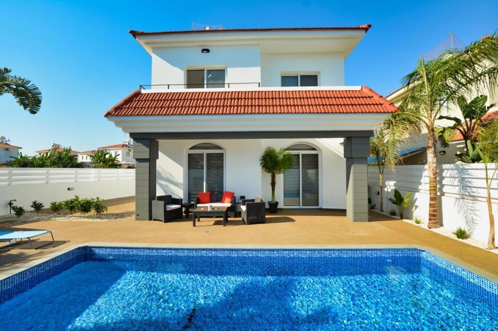 Villa Mario - 2Min Walk From Kapparis Beach パラリムニ エクステリア 写真