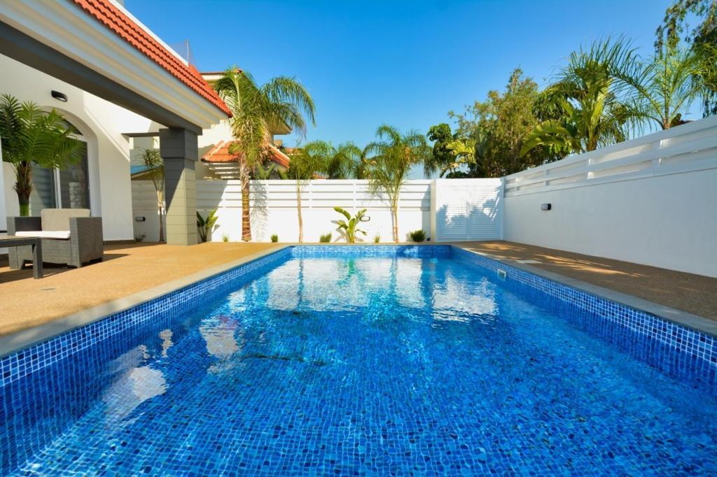 Villa Mario - 2Min Walk From Kapparis Beach パラリムニ エクステリア 写真